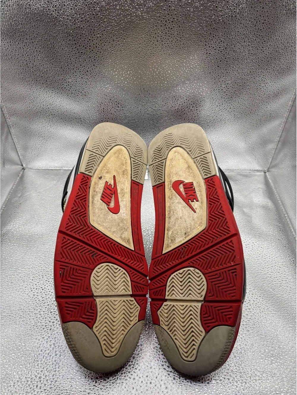 Air Jordan 4 fire red 2020